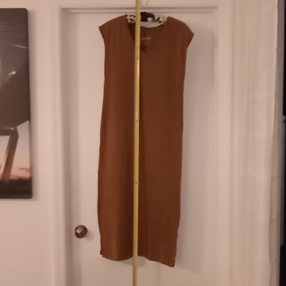 Brown dress